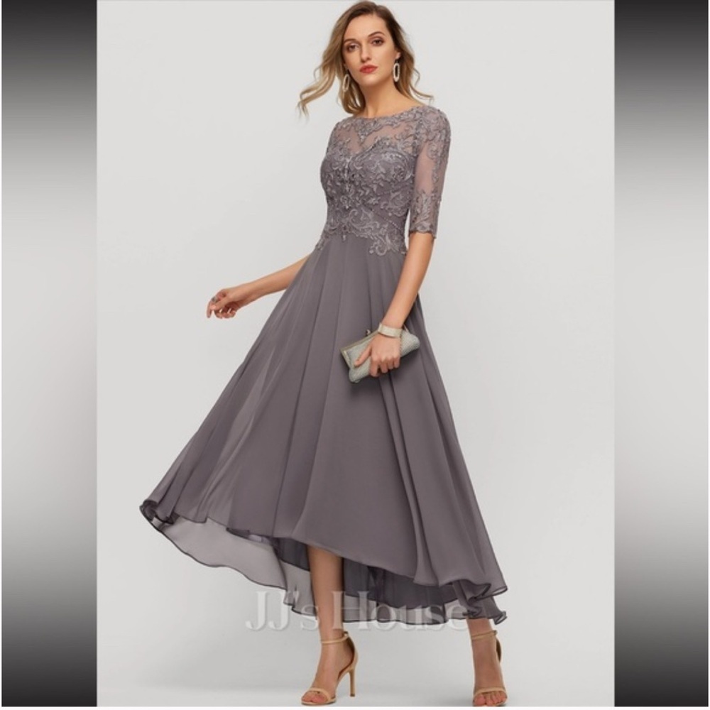 NWT JJs House-A-LineScoop Neck High-Low Chiffon
Dress size 8